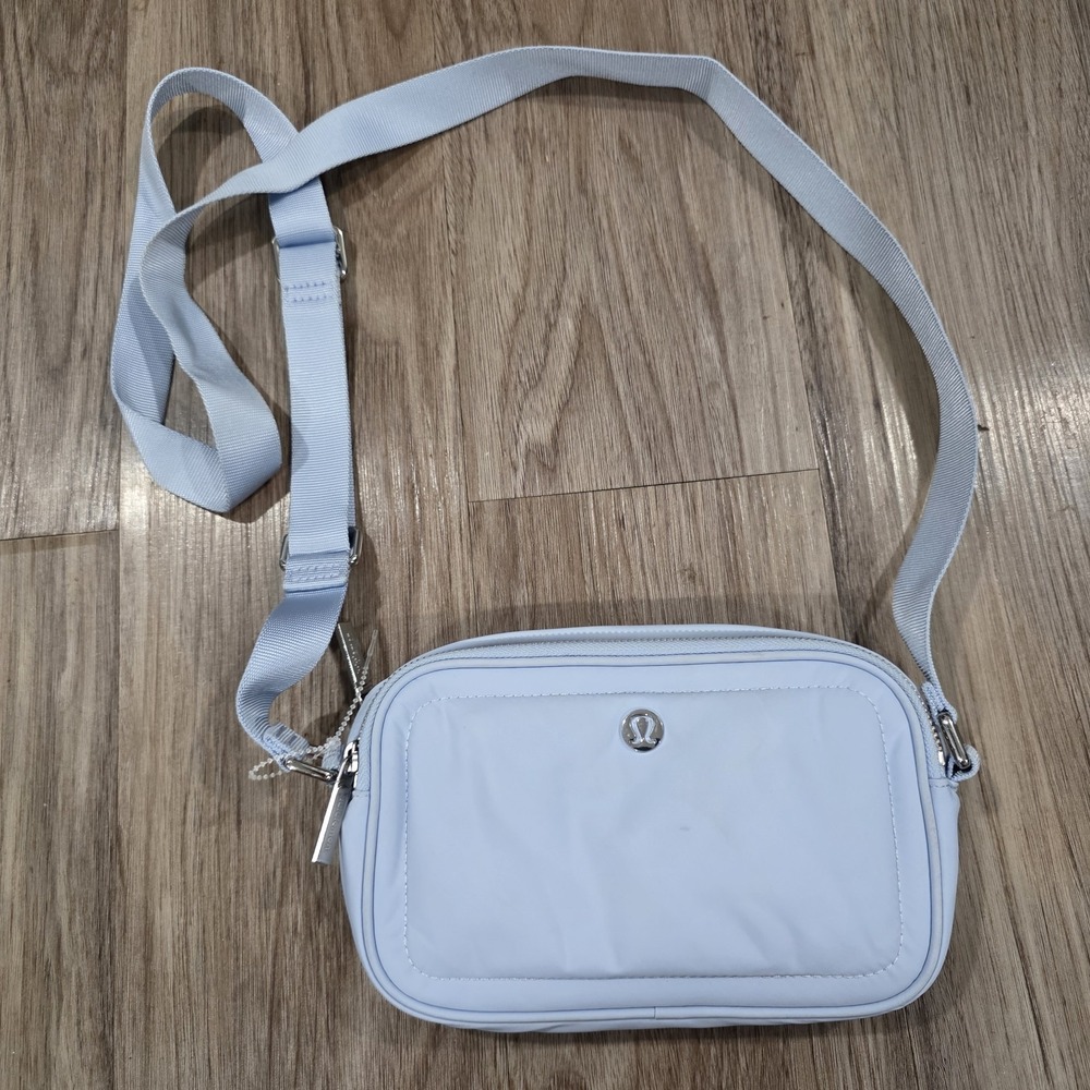 Lululemon Crossbody Camera Bag 2L Light Sky Blue Double Zip Pockets Travel